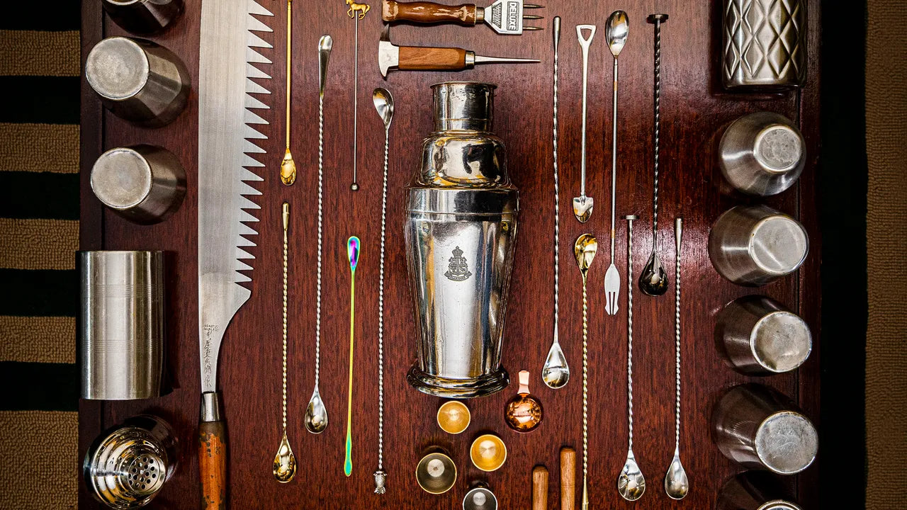 DRINKWARE & BAR ACCESSORIES