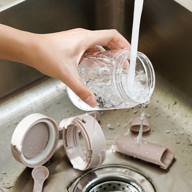 Small Seasoning Jars With Lids And Spoon Separation